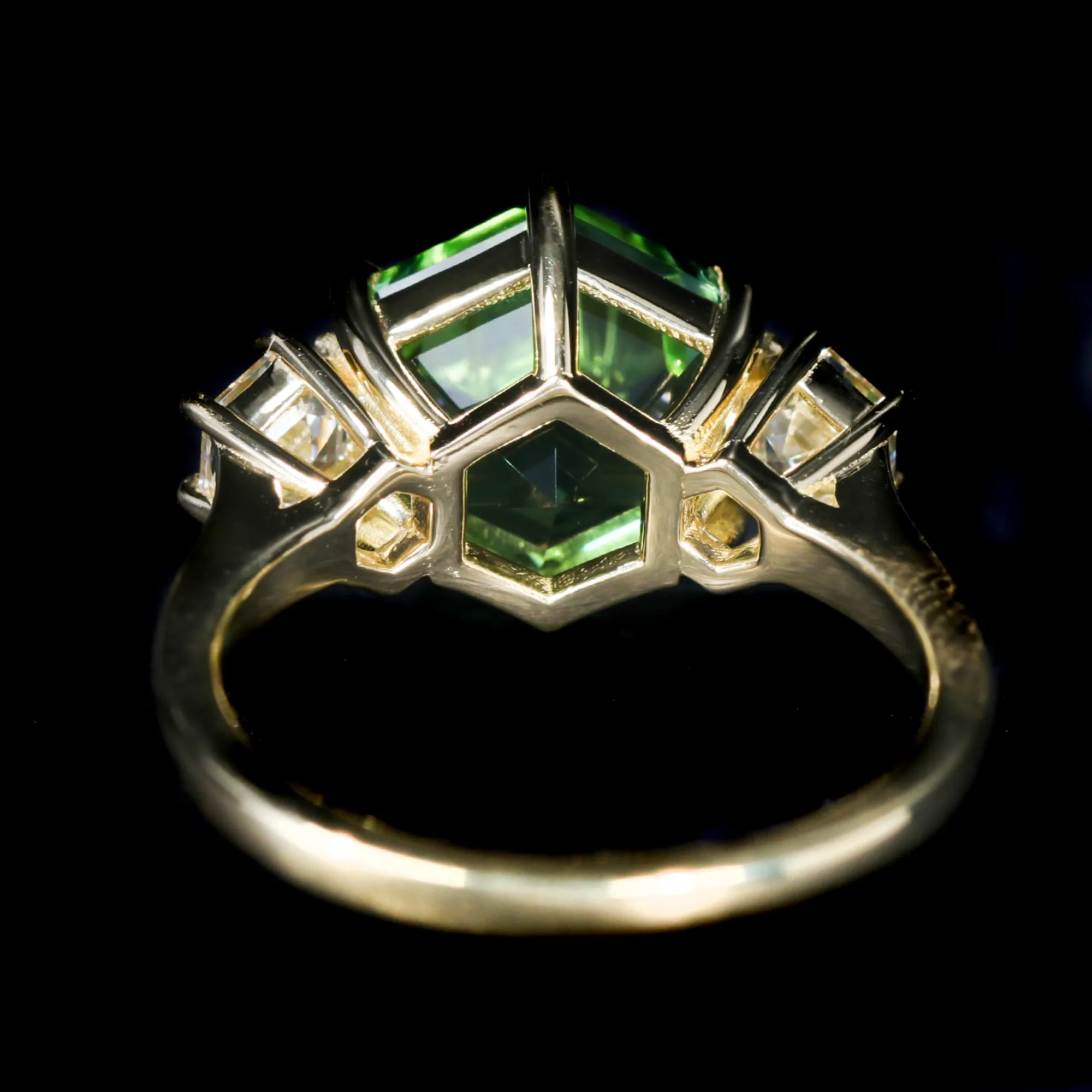 18K Yellow Gold 4.22 Carat Tourmaline and Diamond Ring