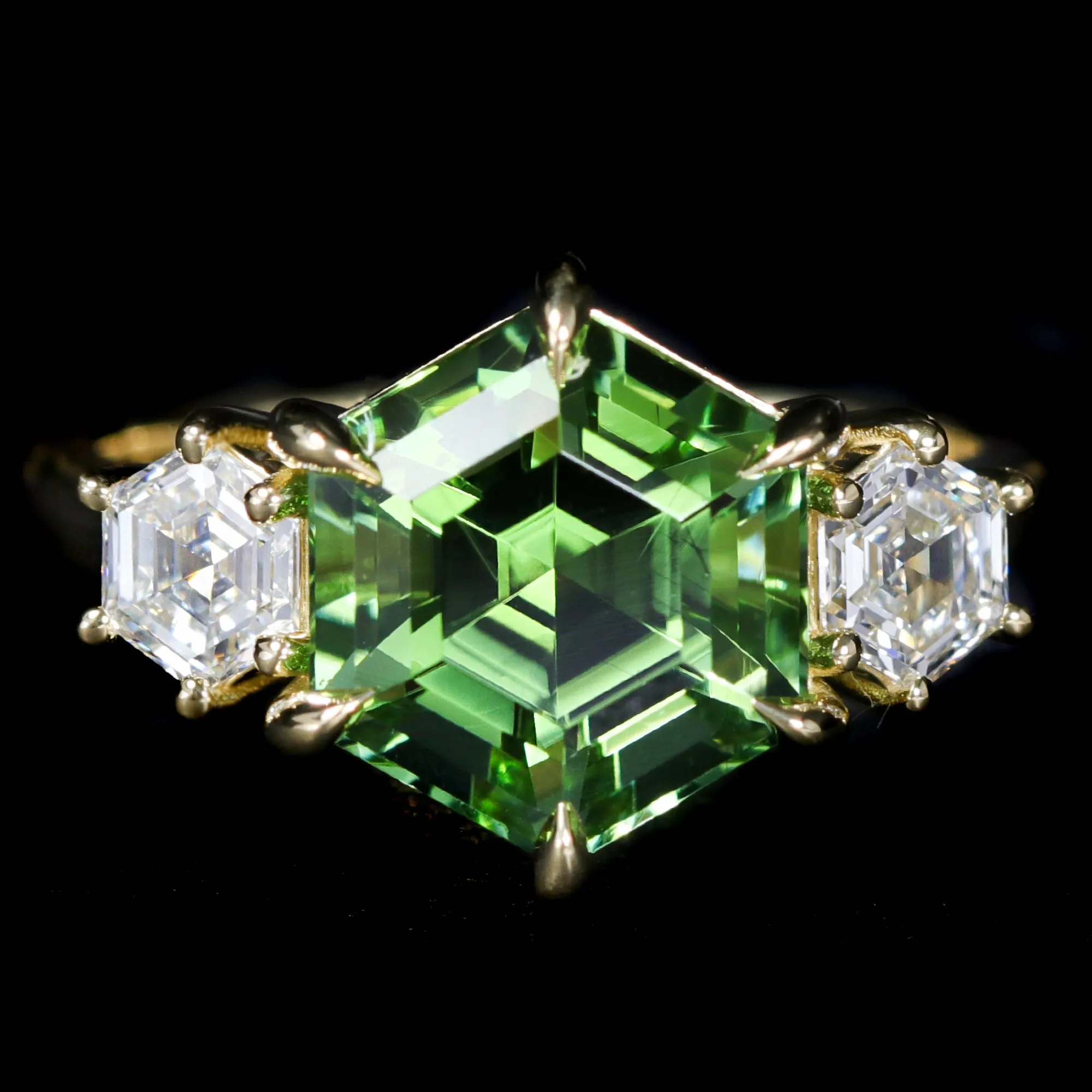 18K Yellow Gold 4.22 Carat Tourmaline and Diamond Ring