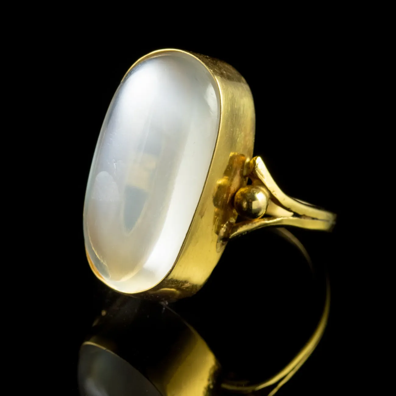 Antique Victorian Moonstone Ring 18Ct Gold Circa 1880