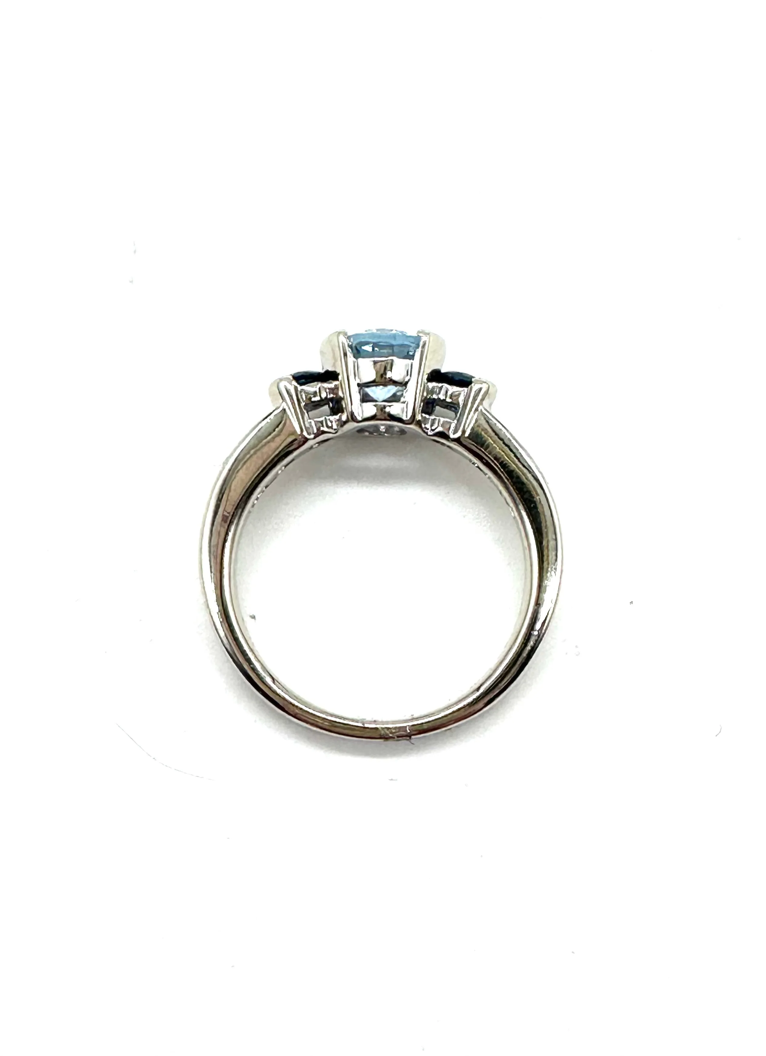 Aquamarine, sapphire and diamond ring