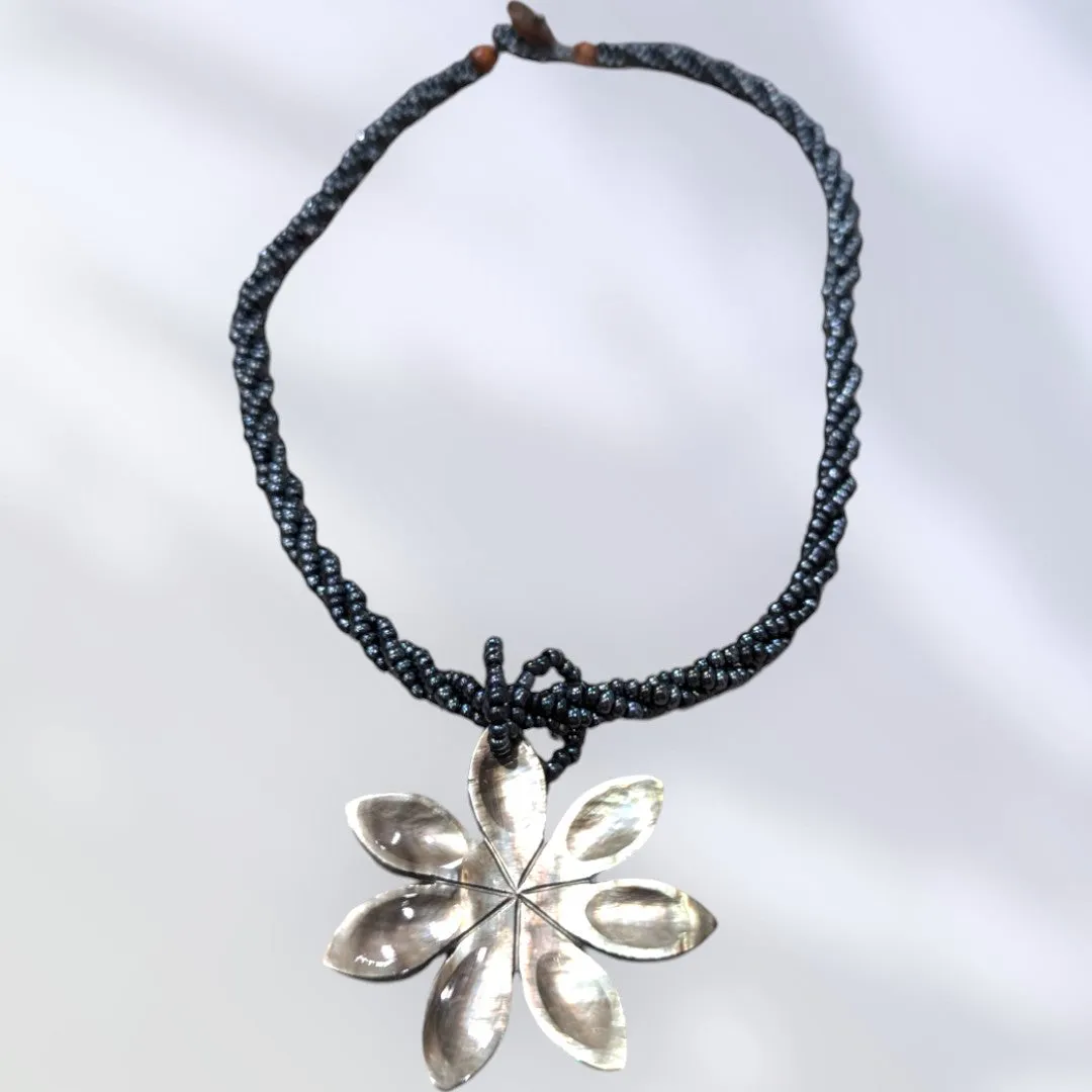 Hawaiian Style Beaded Shell Necklace –  Pikake Flower Motif