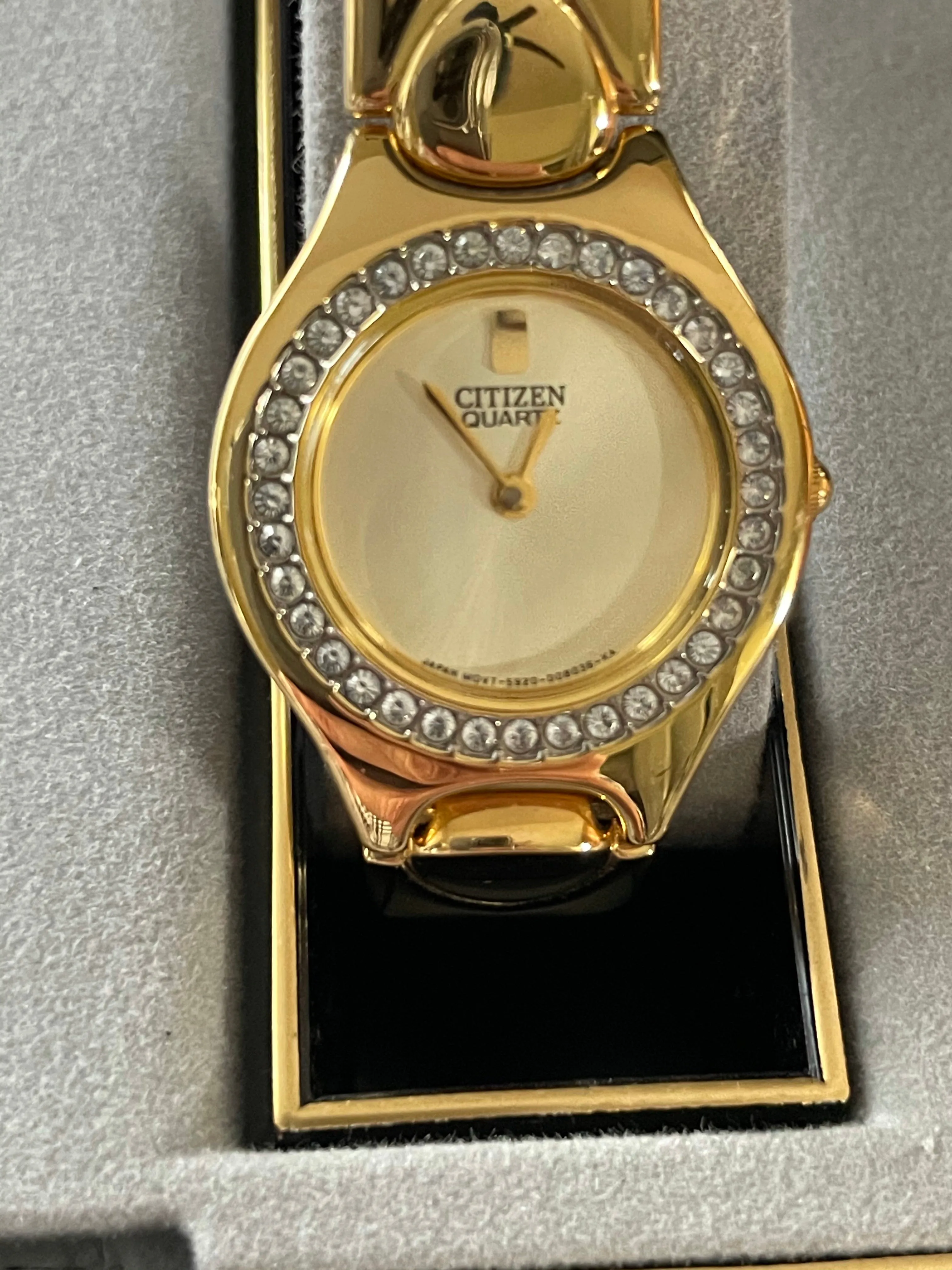 <€€ NEW Ladies CITIZEN Quartz Gold-Tone Watch with Swarovski Crystals on Bezel Gold Plated Bracelet