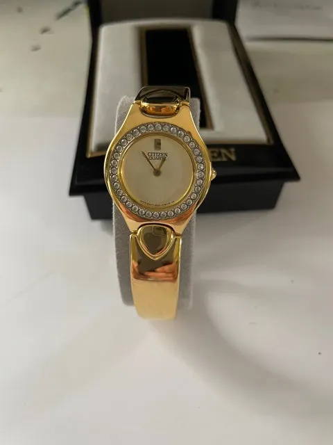 <€€ NEW Ladies CITIZEN Quartz Gold-Tone Watch with Swarovski Crystals on Bezel Gold Plated Bracelet