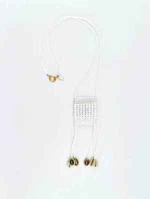 Pendant Necklace with beaded tassels and shells - WHITE