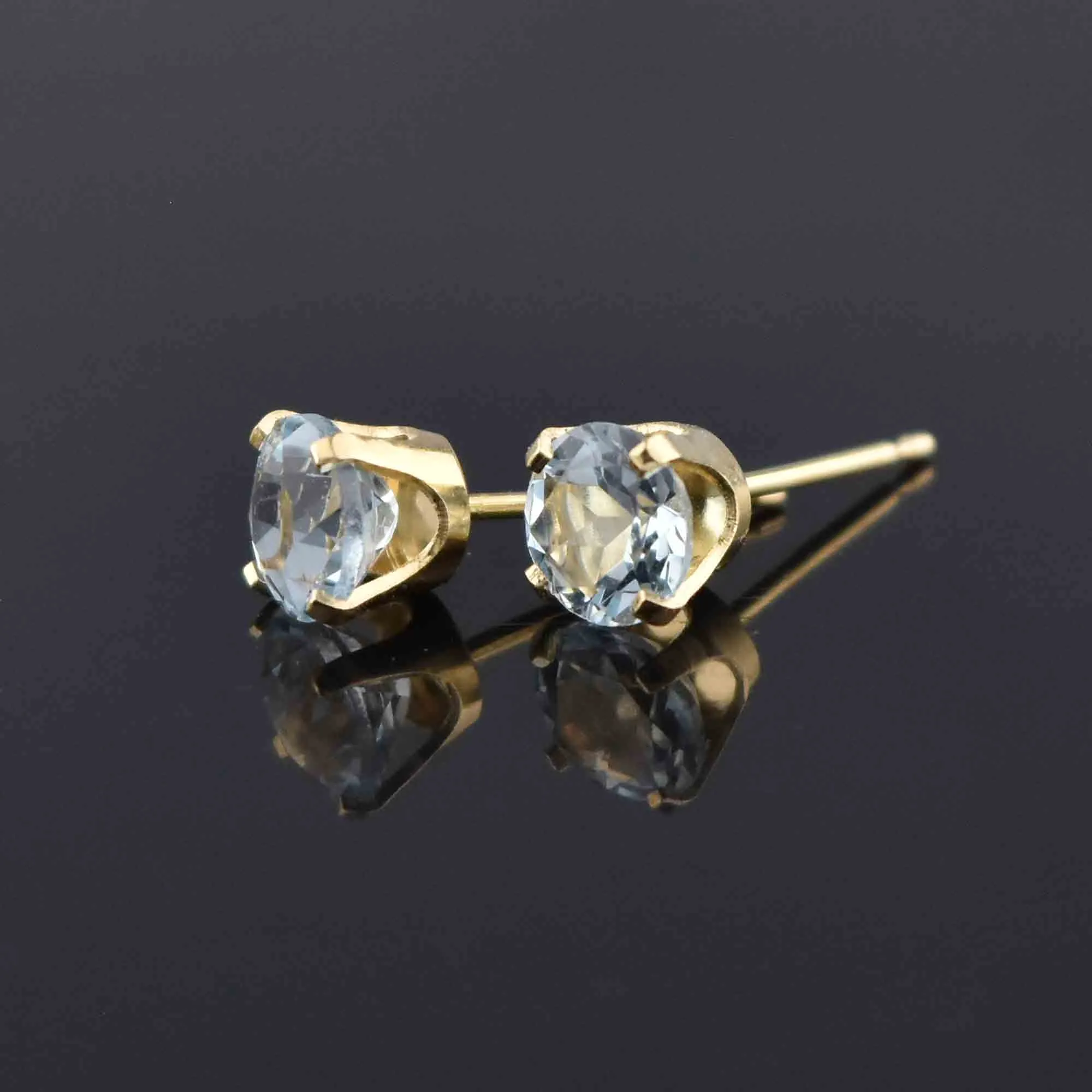 Vintage 14K Gold 1CTW Aquamarine Stud Earrings